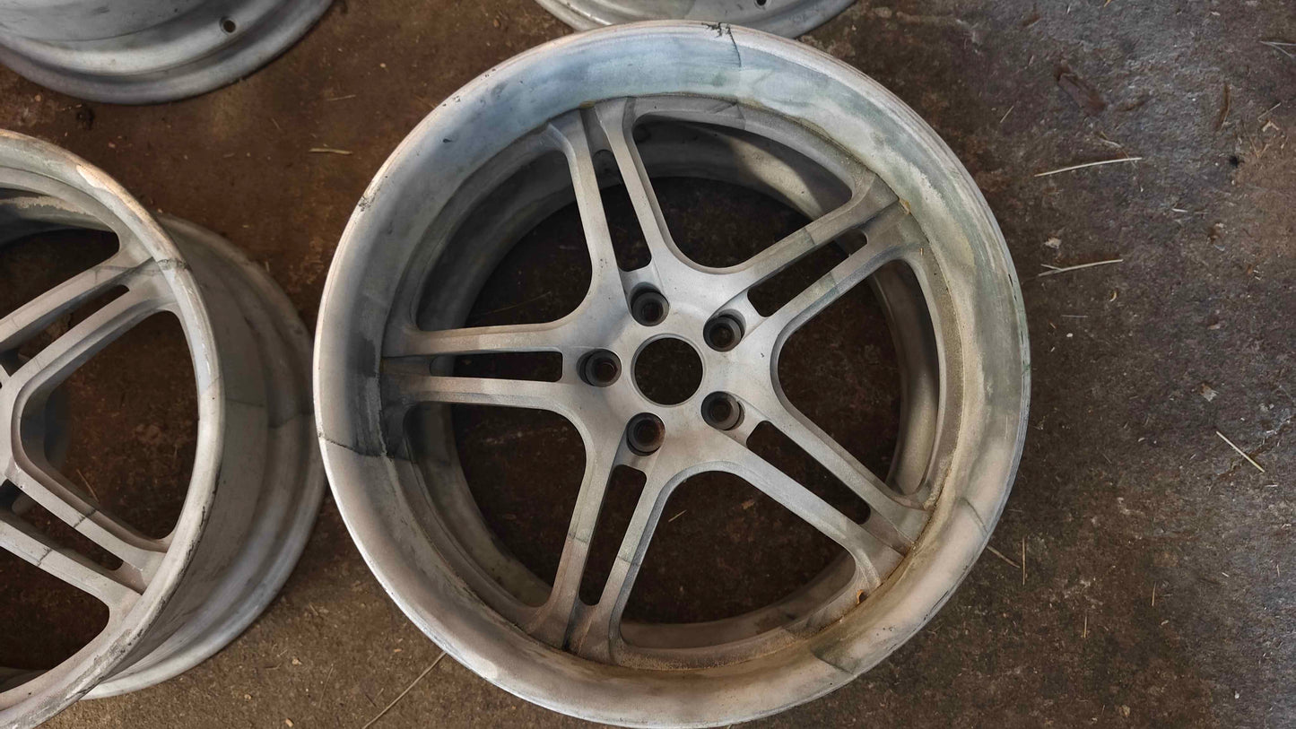 19" DPE LS5 V1 (Staggered)